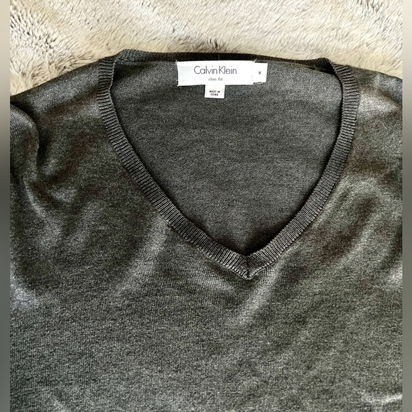 Calvin Klein V-Neck Silk Knit Slim Fit Sweater, Gray, Lightweight, Size Medium - Picture 2 of 6